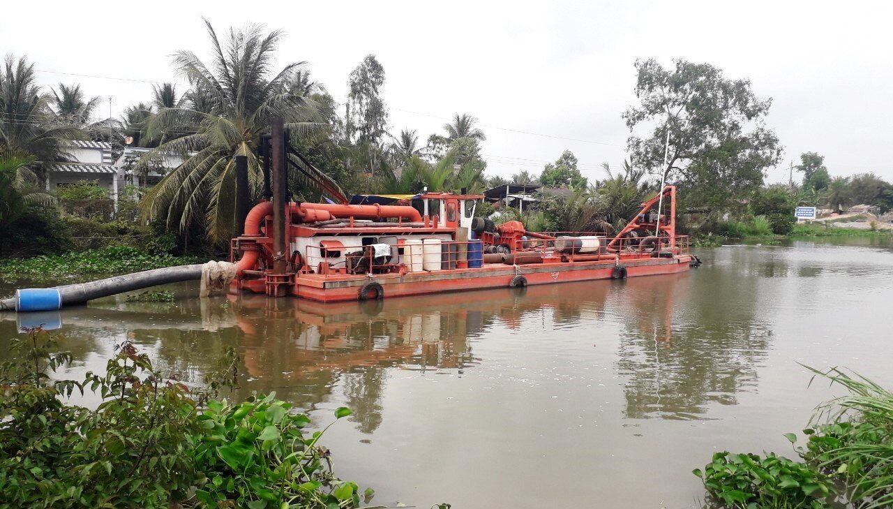 Tàu hút 900CV – Công trình nạo vét kênh